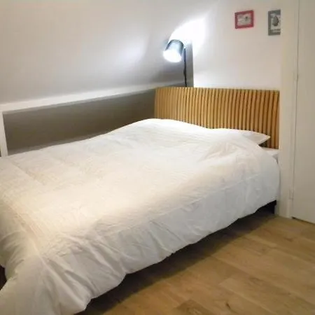 Apartment - Proche Metro - Stationnement Gratuit *